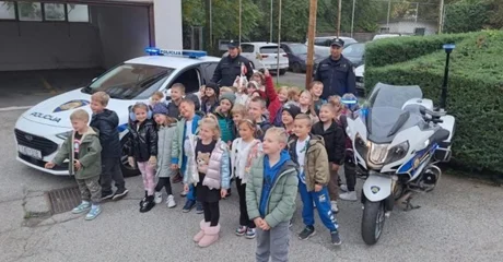 Bumbaricama i Zebricama te mališanima vrtića &quot;Zeko&quot;  prezentirano zanimanje policajca