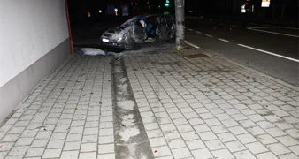 Mladić (21) izazvao sudar i završio u betonskom stupu – ozlijeđene iz auta vadili vatrogasci