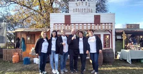 Gradonačelnica Ratković s prijateljima osvojila treće mjesto u topljenju čvaraka u Hlebinama!