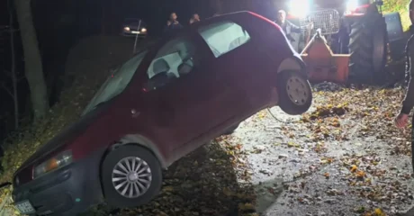 U izlijetanju vozila s ceste na Ivančici dvije osobe ispale iz automobila, na terenu policija, hitna, vatrogasci i HGSS!