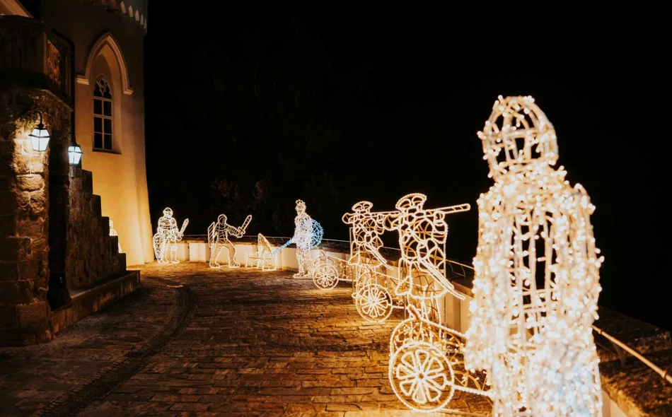 Zakoračite u bajkoviti svijet Trakošćana gdje svjetlo priča priče