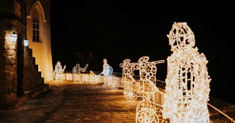 Zakoračite u bajkoviti svijet Trakošćana gdje svjetlo priča priče