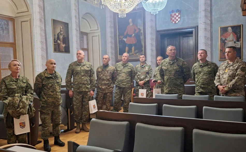 Polaznici Visoke dočasničke izobrazbe posjetili Županijsku palaču, dočekao ih župan Stričak