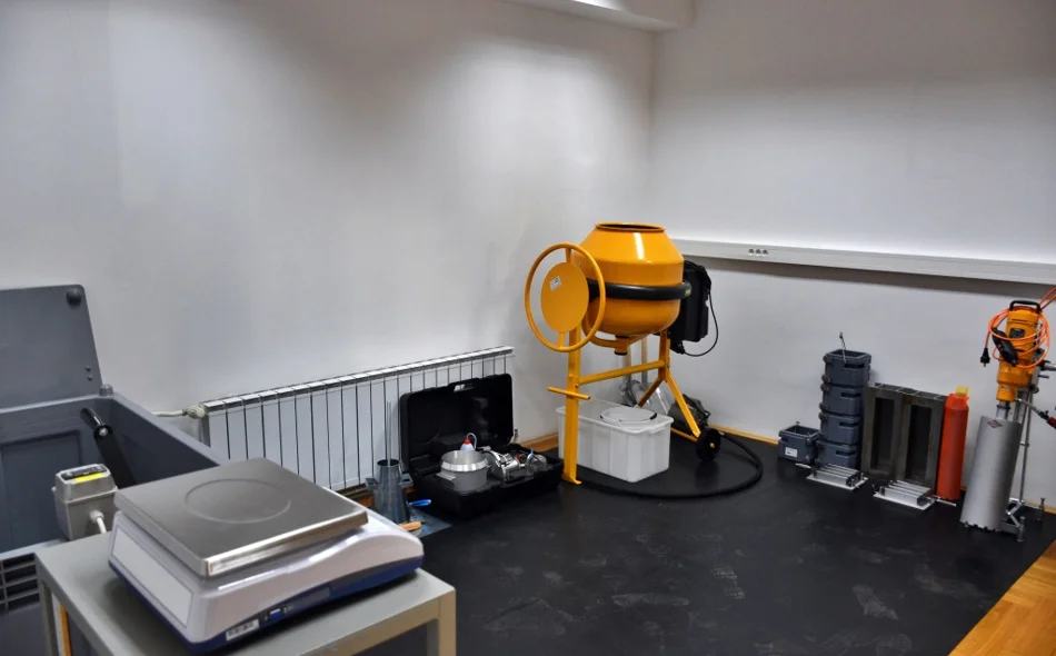 AUDIO Župan Stričak otvorio novi laboratorij u Graditeljskoj, prirodoslovnoj i rudarskoj školi