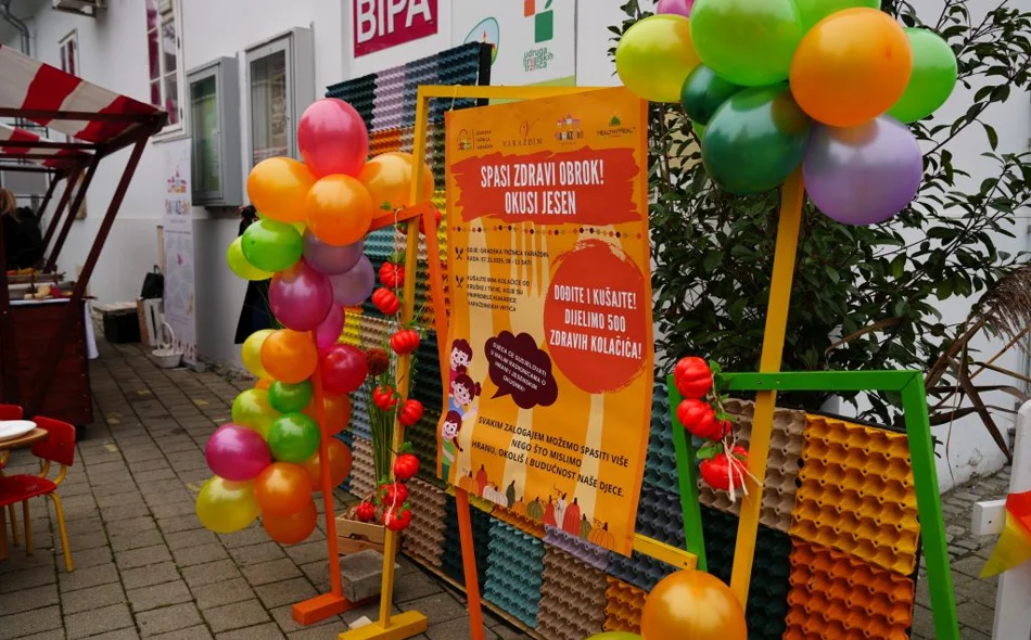 Brojni građani sa svojim najmlađima na Varaždinskom placu kušali zdrave jesenske obroke