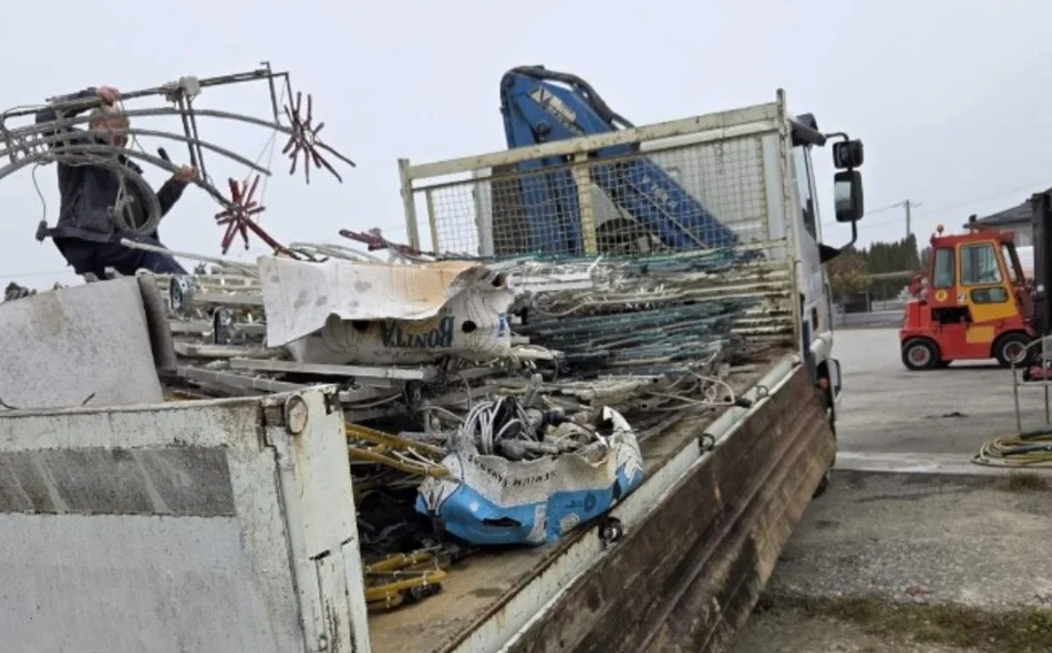 Gradonačelnik Šoštarić zatekao odbačene adventske ukrase bivše vlasti: Ovo je kap koja je prelila čašu!