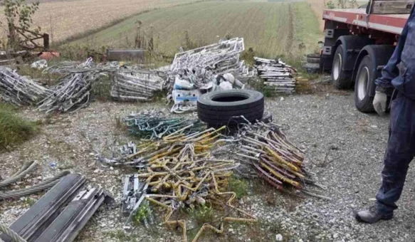 Gradonačelnik Šoštarić zatekao odbačene adventske ukrase bivše vlasti: Ovo je kap koja je prelila čašu!