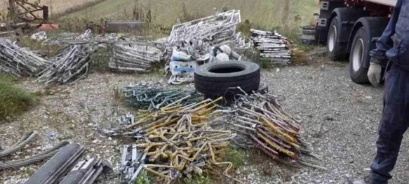 Gradonačelnik Šoštarić zatekao odbačene adventske ukrase bivše vlasti: Ovo je kap koja je prelila čašu!