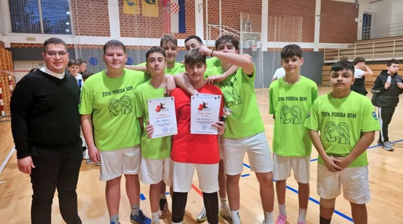 Župa Petrijanec po prvi puta sudjelovala na malonogometnom turniru za krizmanike