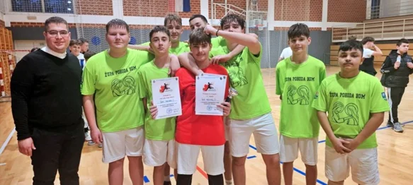 Župa Petrijanec po prvi puta sudjelovala na malonogometnom turniru za krizmanike