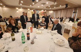 Čak 42 bračna para proslavila zlatne i dijamantne pirove te impresivnih 65 godina braka