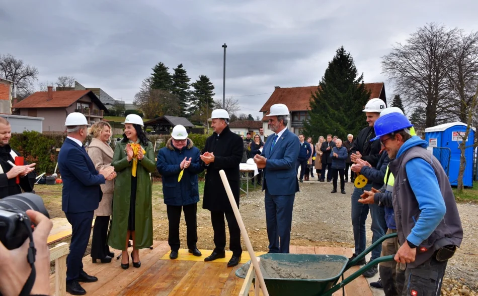 FOTO/AUDIO Položen kamen temeljac za dogradnju marofskog dječjeg vrtića vrijednog 2,1 milijun eura