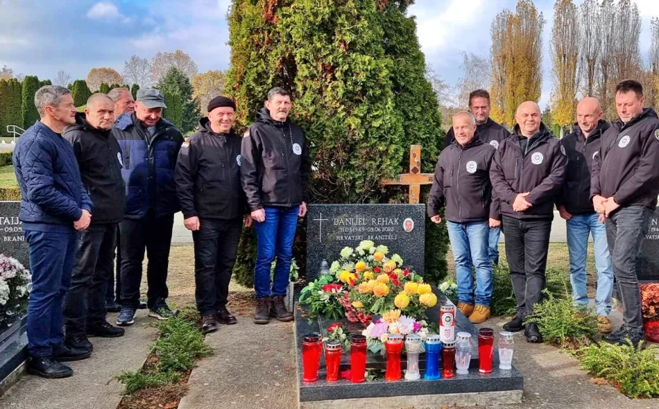 Logoraši, pripadnici Posebne jedinice policije PU Varaždin i  HVIDRA-e Varaždin u tišini Borovo Commerca