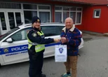 Povodom Dana muškaraca policija darovala uzorne vozače