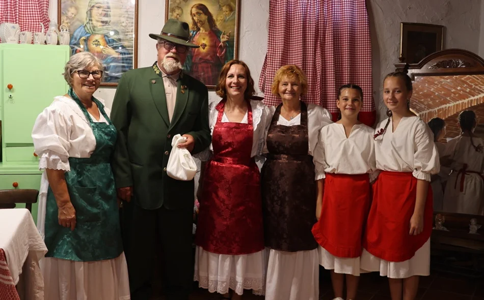 VIDEO Babica Stanka i njezini zdigani krumpirovi štruklji s koščicama od tikve i posolenec