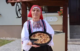 VIDEO Vidovečki gibanik i sarma od varaždinskog zelja iz ruku babice Agate