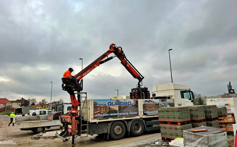 FOTO/AUDIO Vrtić oblika pčelinjih saća uskoro otvara svoja vrata za 200 trnovečkih mališana