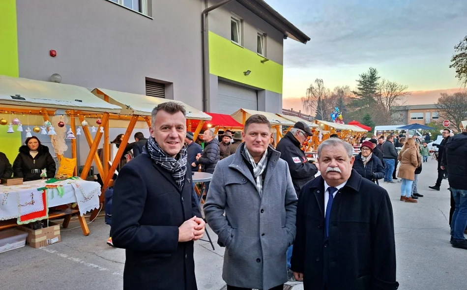 FOTO Rekordni broj izlagača na Adventu u Cestici