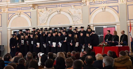 FOTO Promovirano 533 FOI-jevih prvostupnika/ca i magistara/ica