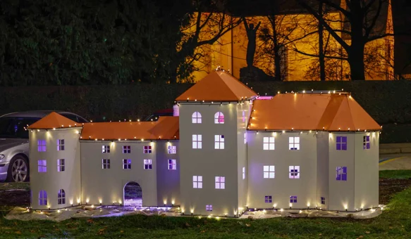 Zasvijetlio Stari grad, postavljen mlin, podignuta i replika piramide na Ivančici!