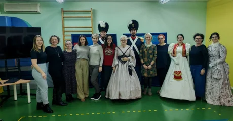 Purgari i Dame u povijesnim haljinama na prigodnom druženju povodom 80. rođendana DV Varaždin