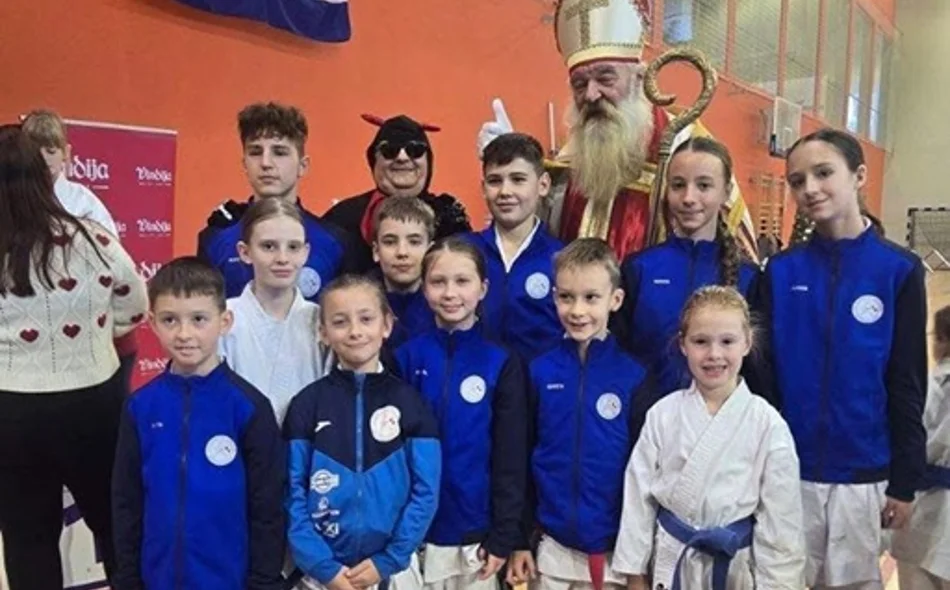 FOTO Članovi Karate kluba Klenovnik briljirali na turnirima u Samoboru i Varaždinu