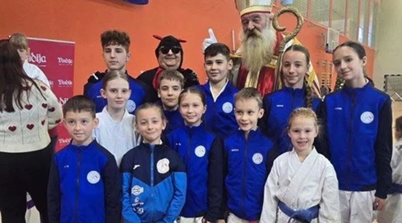 FOTO Članovi Karate kluba Klenovnik briljirali na turnirima u Samoboru i Varaždinu
