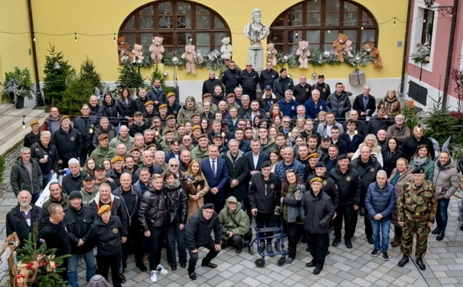 Thompson posjetio Županijsku palaču, dočekali ga Stričak,Dalić i članovi braniteljskih udruga