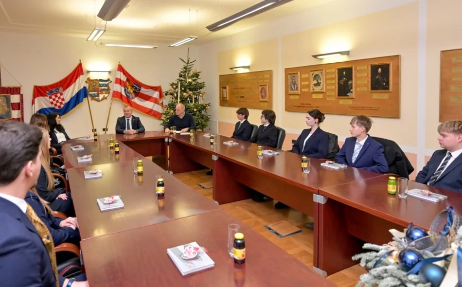 Učenici Prve privatne gimnazije vratili se s još jedne uspješne MUN konferencije u Barceloni