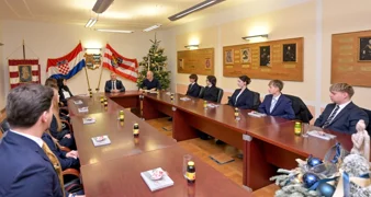 Učenici Prve privatne gimnazije vratili se s još jedne uspješne MUN konferencije u Barceloni