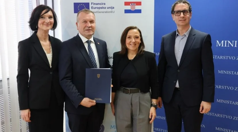 Ravnomjeran razvoj Varaždinske županije - ministrica Hrstić uručila ugovore za dva nova vozila