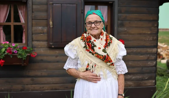 VIDEO Babica Nadica otkriva nam recept za zelne štrukle i finu slatku žemleaču!