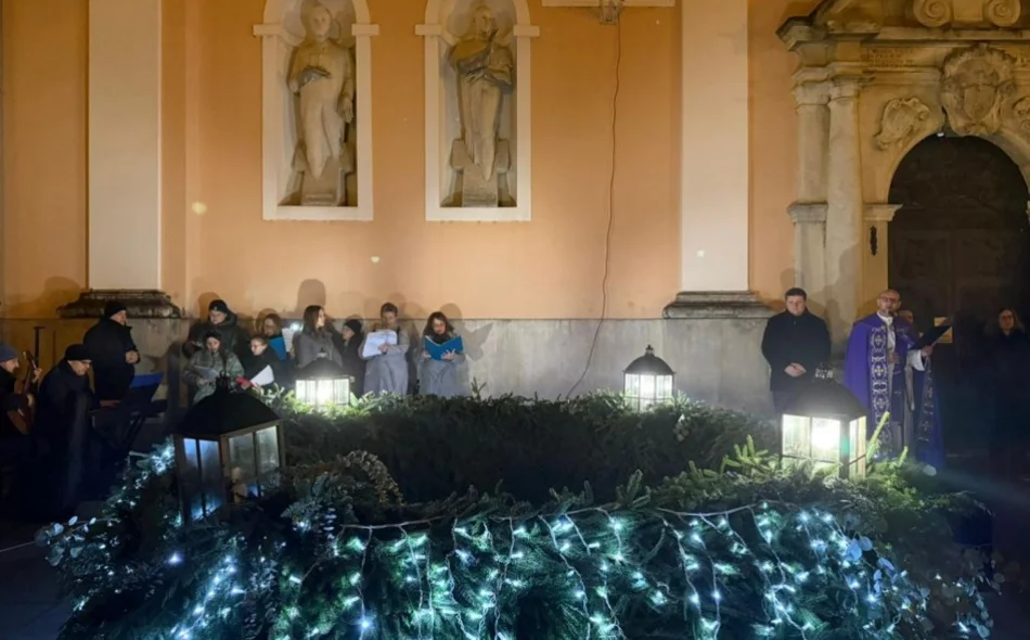 Dogradonačelnik Marković upalio treću adventsku svijeću ispred katedrale