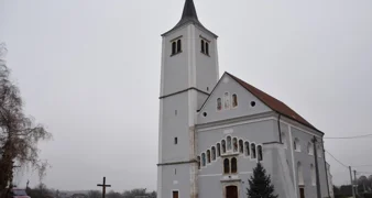 Lovci Lovačkog društva Cestica donirali ulazna vrata za crkvu u Radovcu