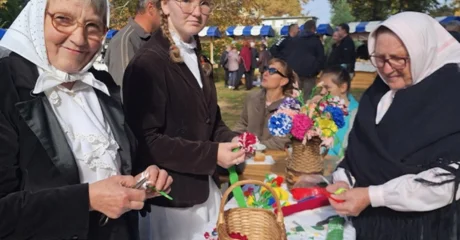 Kak se delaju cveteki od krep papira?