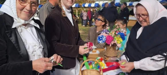 Kak se delaju cveteki od krep papira?