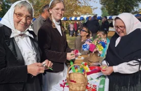 Kak se delaju cveteki od krep papira?