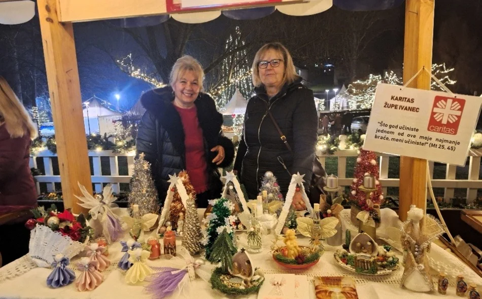 FOTO U Ivancu održan prvi Adventski sajam pod zvijezdama