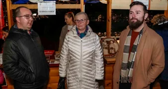 FOTO U Ivancu održan prvi Adventski sajam pod zvijezdama
