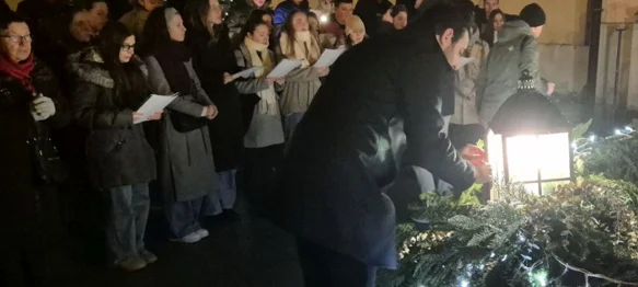Josip Garić upalio posljednju adventsku svijeću ispred varaždinske katedrale