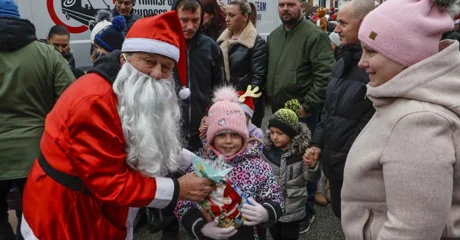 Nikad brojnija povorka razveselila velik broj djece i roditelja - za najmlađe osigurali 350 darova!