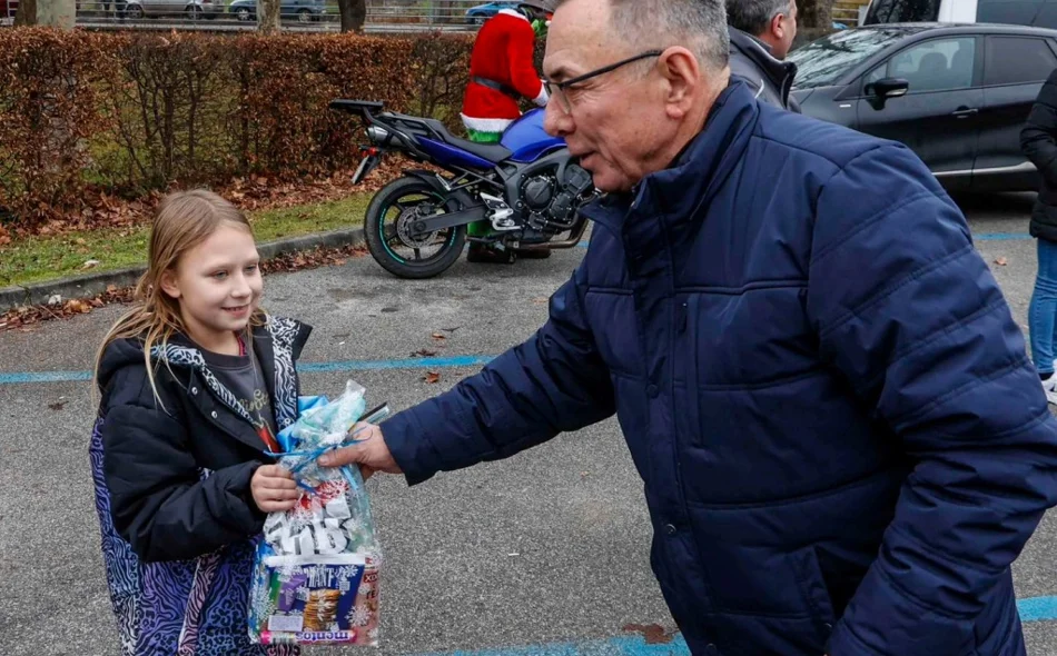 Nikad brojnija povorka razveselila velik broj djece i roditelja - za najmlađe osigurali 350 darova!