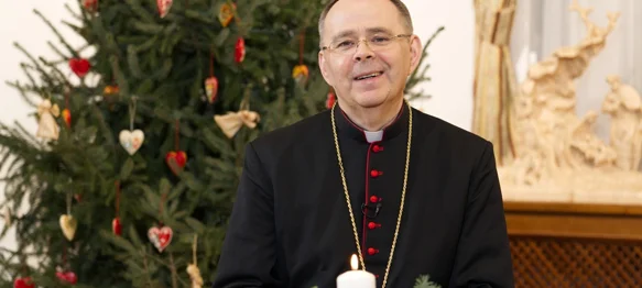 VIDEO / AUDIO Božićna čestitka biskupa Radoša: &bdquo;Bog poručuje &ndash; S tobom sam. Dragocjen si. Ljubim te.&ldquo;