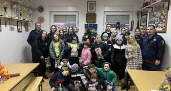 FOTO Mladim vatrogascima zaslužene diplome i pokloni ispod bora