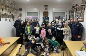 FOTO Mladim vatrogascima zaslužene diplome i pokloni ispod bora