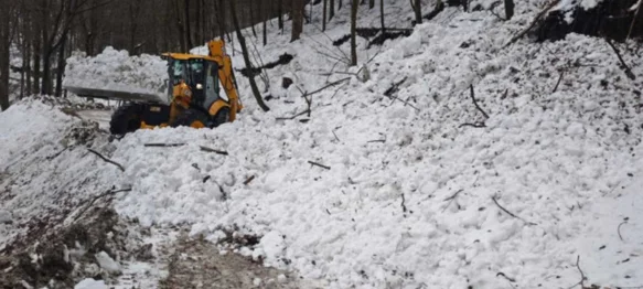 Lavina zatrpala cestu prema Ivančici, Batinić: Mi ovdje najbolje znamo sve opasnosti i ćudi Ivančice