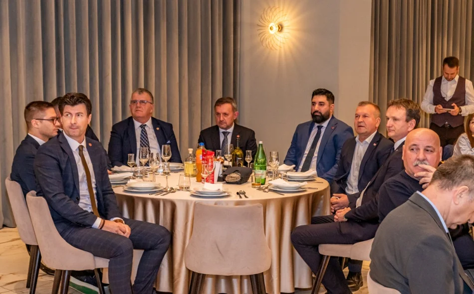 Udruga Prsten Varaždinske županije obilježila 16 godina djelovanja tradicionalnim blagdanskim druženjem