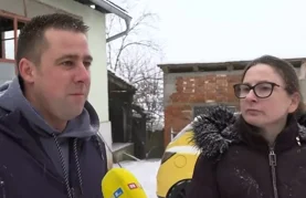 Dirljiva priča iz Maruševca: Samohranoj majici darovali auto, a potrebna joj i pomoć pri obnovi izgorjele kuće