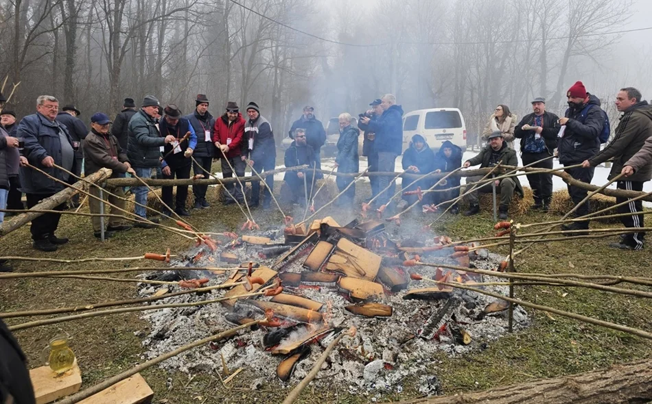FOTO Dobra kapljica, stari običaji i druženje &bdquo;zagrijali&rdquo; zimu