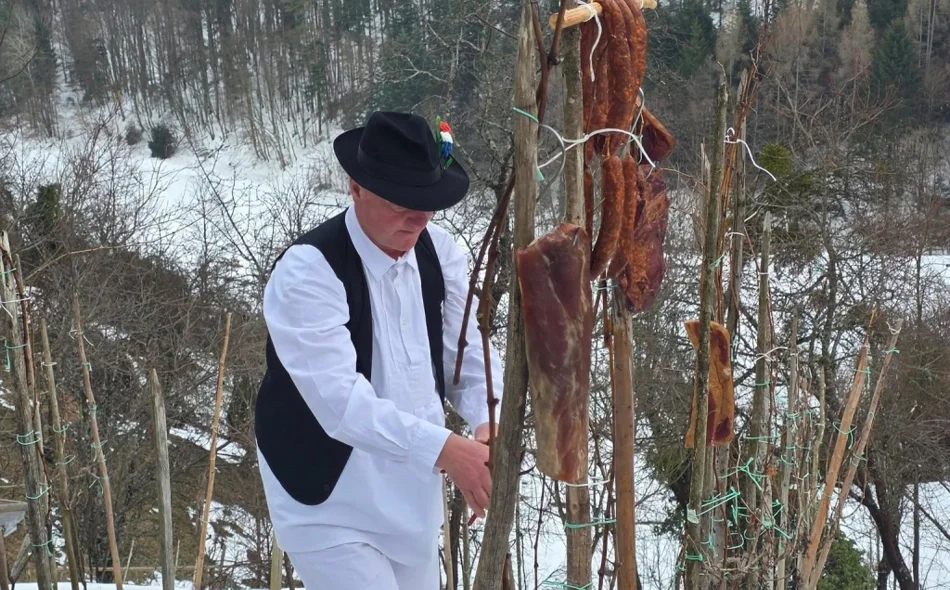 U organizaciji KUD-a &bdquo;Cvetlinski zvon&ldquo; i Vinogradarske udruge Gerico, u Jamnu održan 18. Vincekov rez